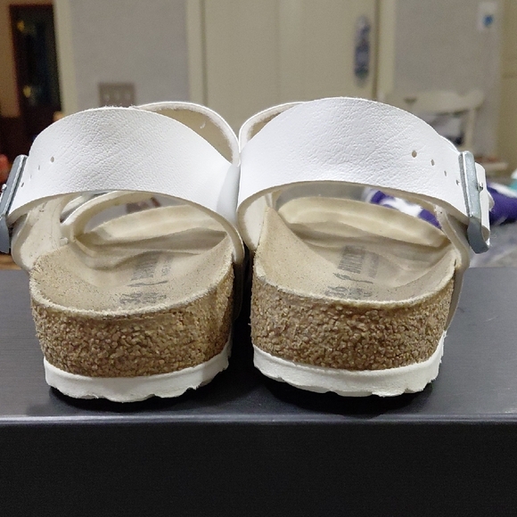 "Birkenstock" Womens Sz. 36/6, Milano White Sandal with Silver Hardware.... - Picture 4 of 9